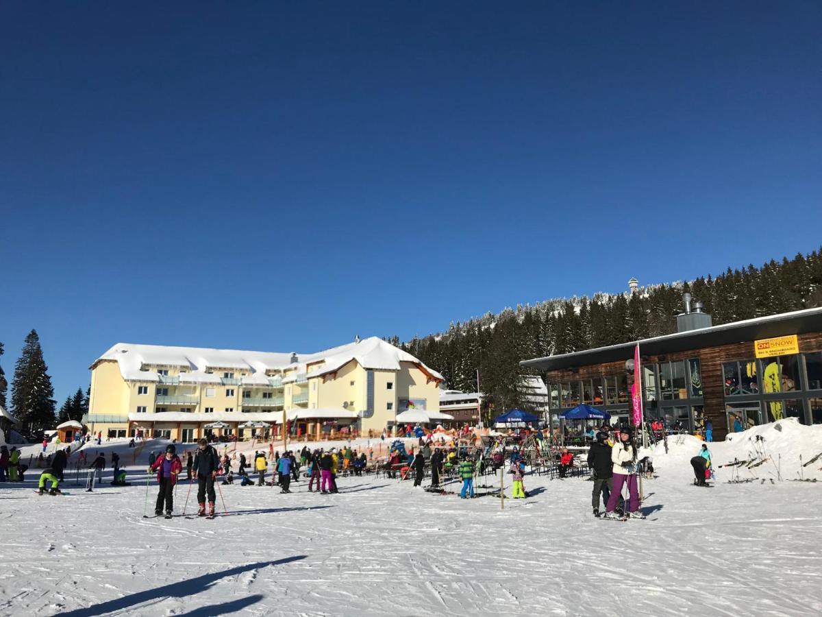 Ferienwohnung Feldberg Mit Whirlpool Direkt An Der Skipiste Zewnętrze zdjęcie